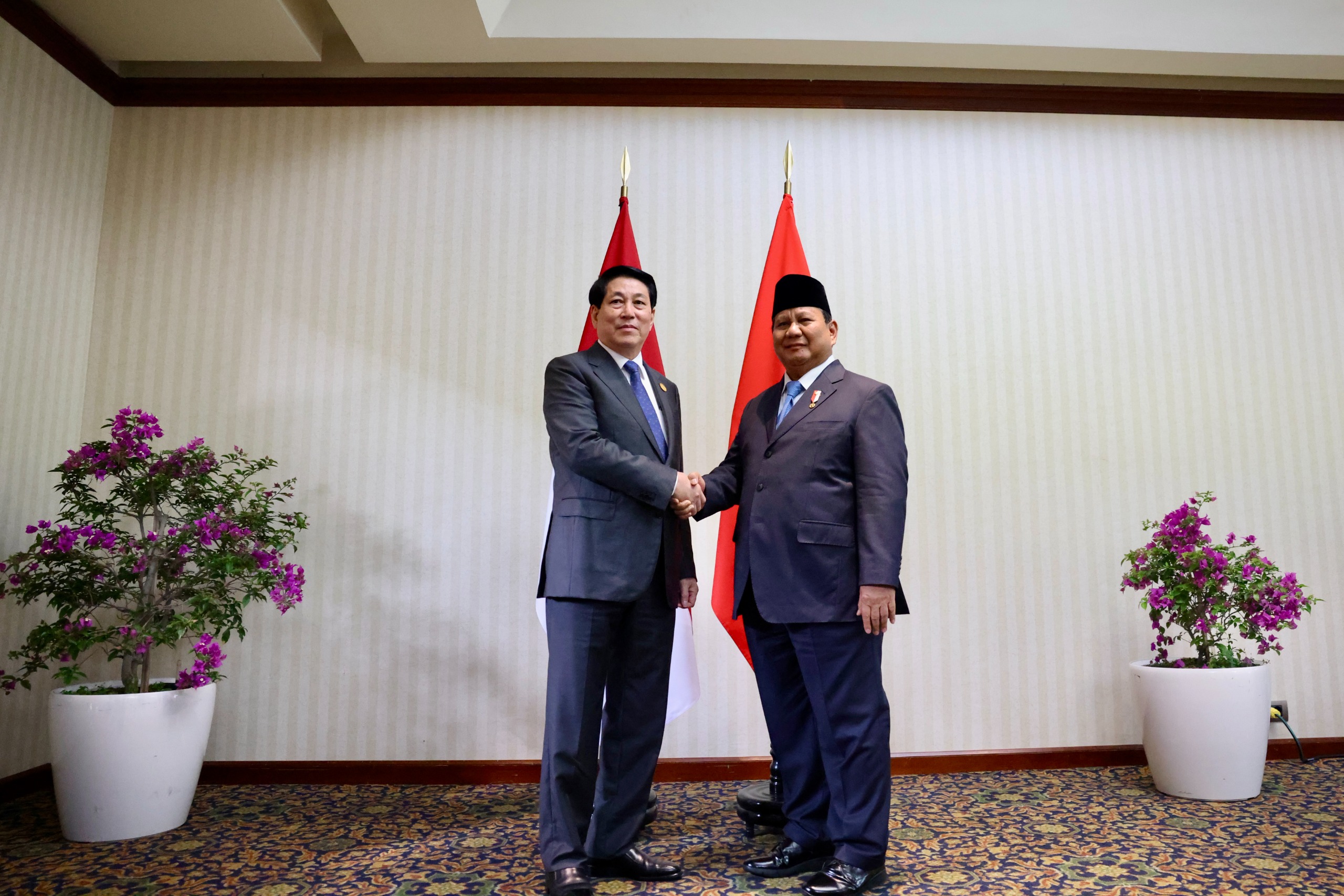 Momen Presiden Vietnam Ajak Prabowo Foto Bersama di Peru. (Foto/Tim Prabowo).