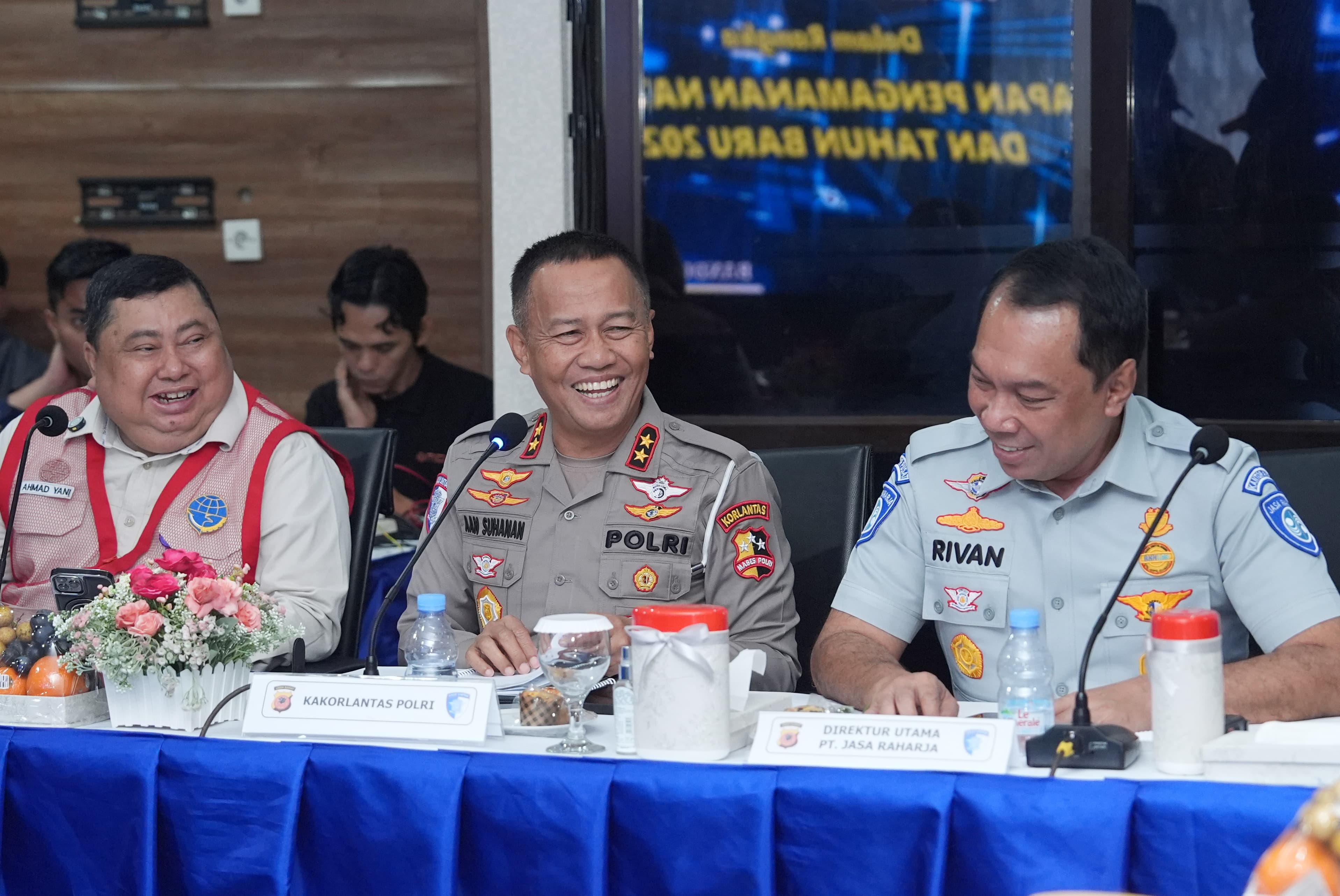 Kakorlantas Polri Irjen Pol Aan Suhanan (tengah) saat persiapan Operasi Lilin 2024. (Foto/Humas Polri