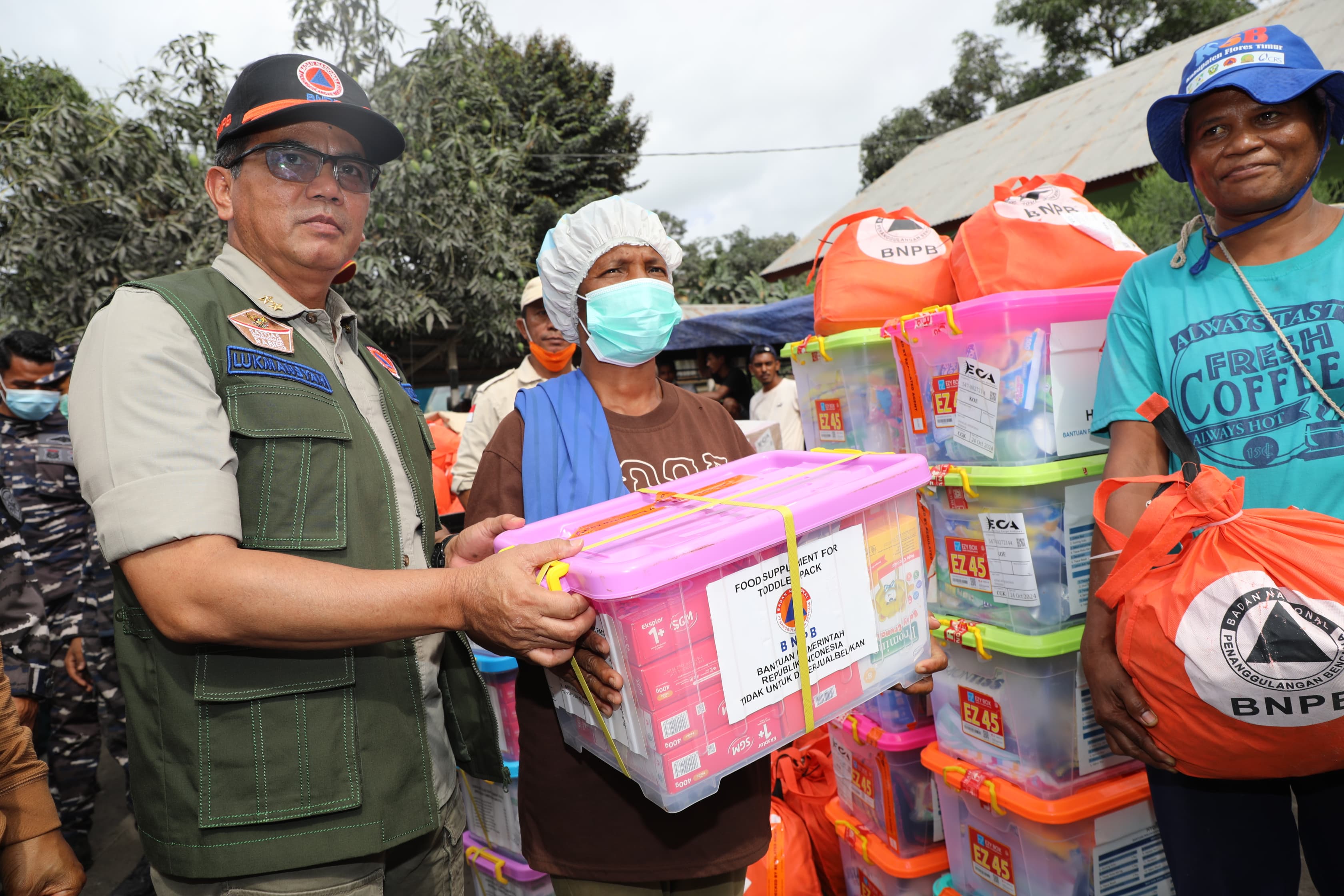 BNPB Tinjau Pengungsian Warga di Kabupaten Sikka. (Foto/BNPB).