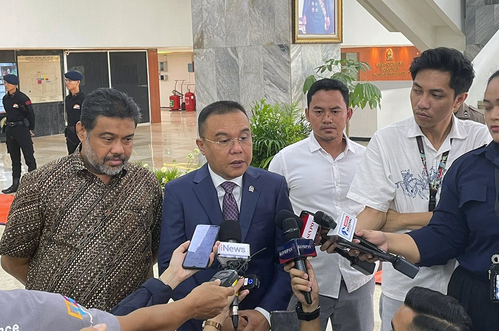 Ketua Harian DPP Gerindra yang juga Wakil Ketua DPR RI Sufmi Dasco Ahmad saat memberikan keterangan kepada wartawan terkait Pilkada 2024. (BeritaNasional/Elvis Sendouw)