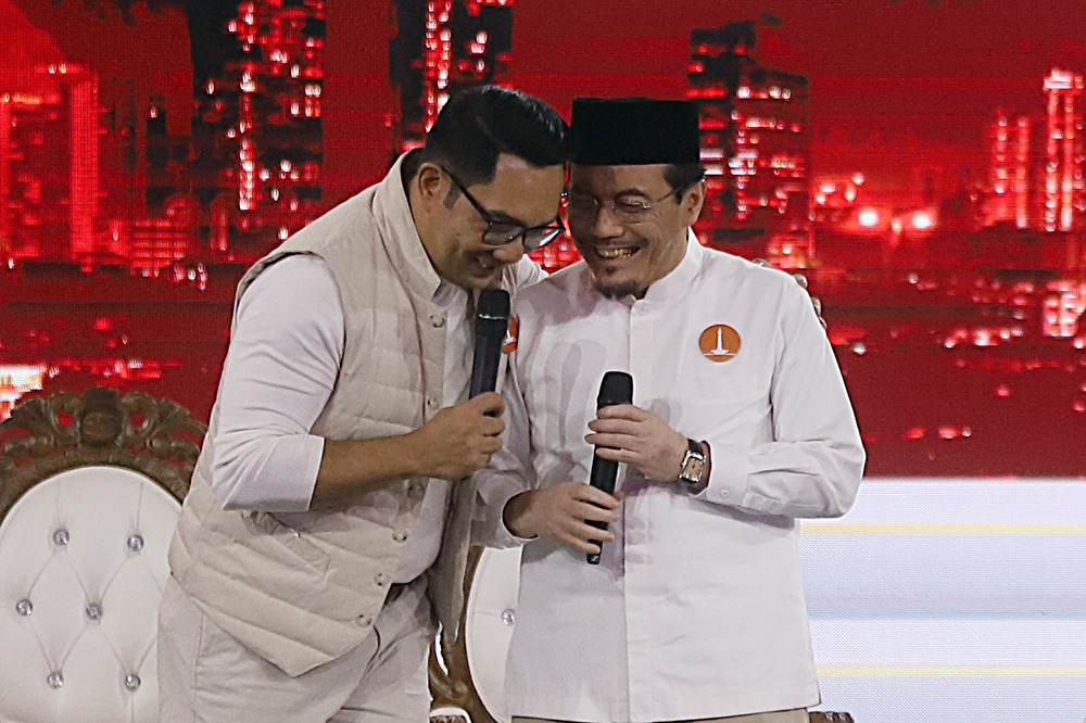 Paslon nomor urut 1 Ridwan Kamil-Suswono saat debat perdana Pilgub Jakarta 2024. (BeritaNasional/Elvis Sendouw)