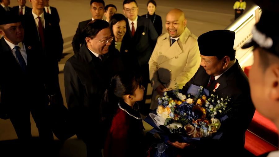 Momen prabowo tiba di Beijing Capital International Airport. (BeritaNasional/Tim Prabowo)