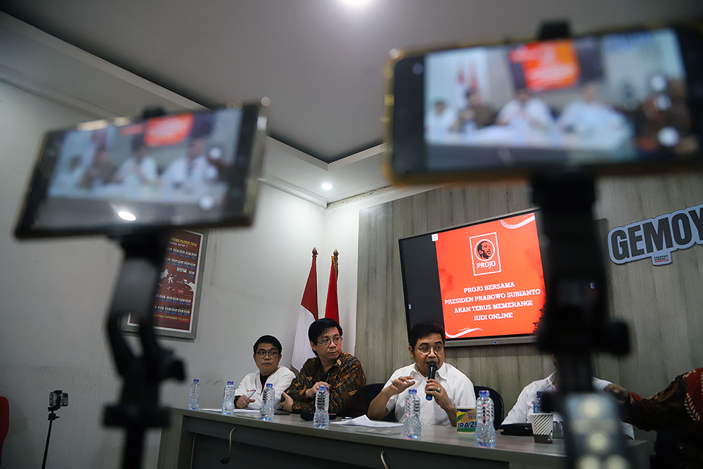 DPP Projo sampaikan informasi melalui keteranga kepada wartawan terkait Ketum Projo Budi Arie Setiadi tidak terlibat praktik judi daring atau judi online. (BeritaNasional/Elvis Sendouw)ang