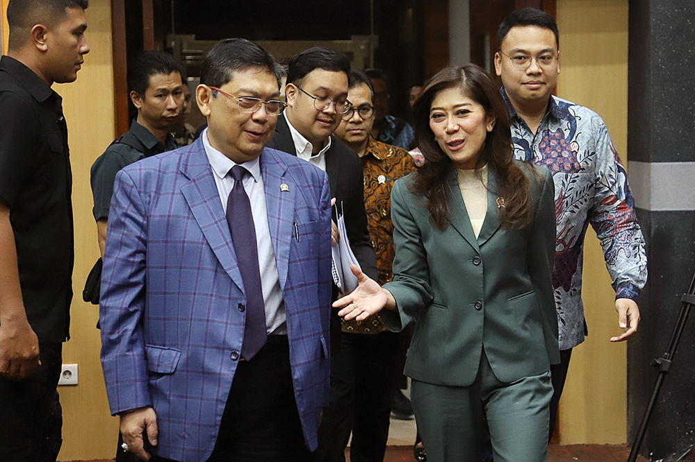 Menteri Komunikasi dan Digital (Menkomdigi) Meutya Hafid saat menghadiri rapat kerja bersama Komisi I DPR RI. (BeritaNasional/Elvis Sendouw)