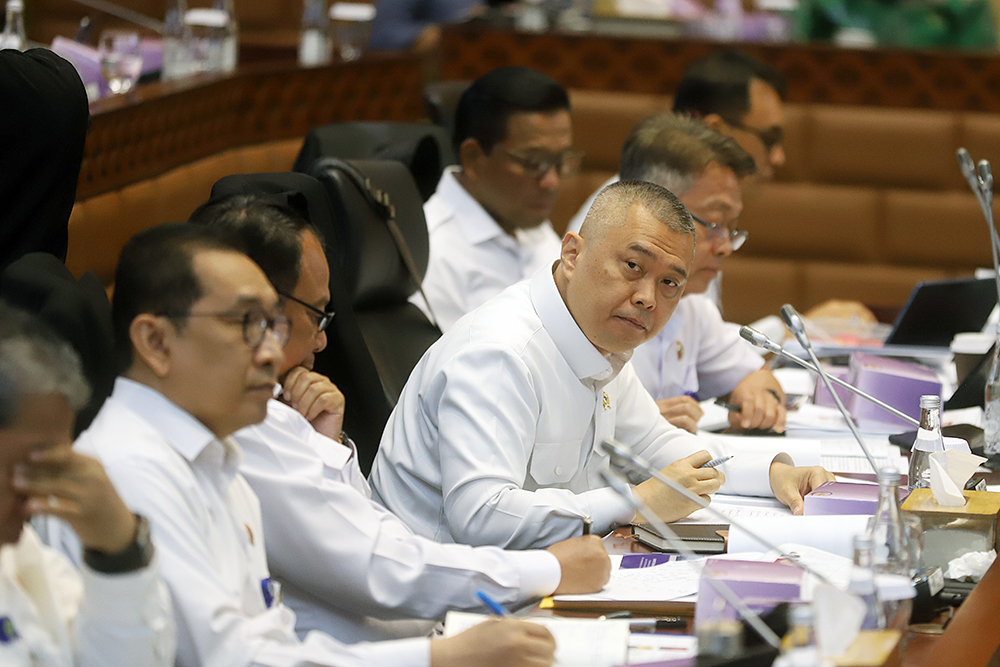 Menteri Perhubungan  Dudy Purwagandhi bersama jajaran kementerian menghadiri Rapat Kerjasama bersama Komisi V DPR RI. (BeritaNasional/Elvis Sendouw)