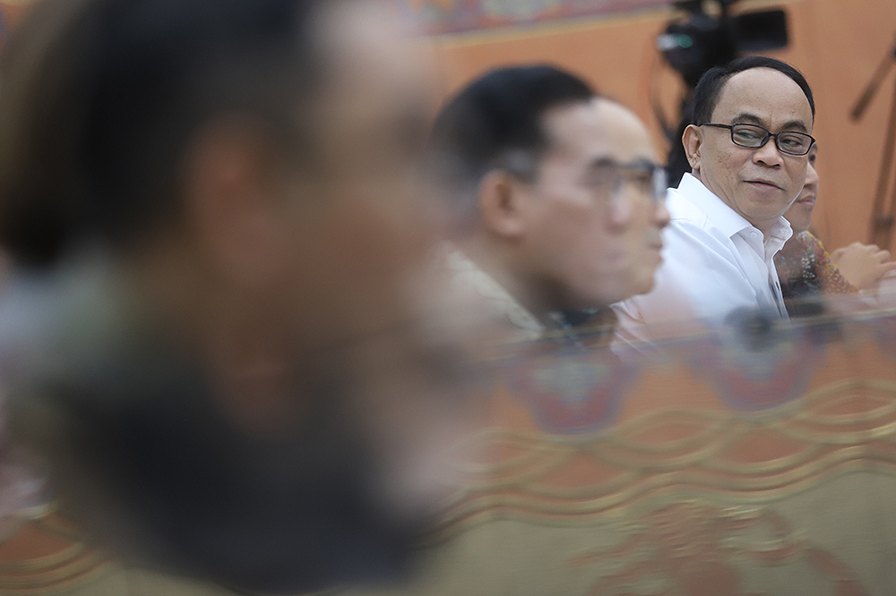 Menteri Koperasi Budi Arie Setiadi bersama jajaran kementerian mengikuti rapat kerja bersama Komisi VI DPR. (BeritaNasional/Elvis Sendouw)