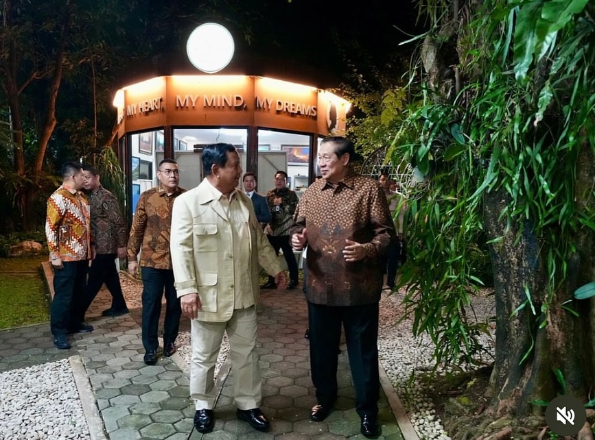 Presiden Prabowo Subianto saat bertemu dengan Presiden keenam RI Susilo Bambang Yudhoyono di Cikeas. (Foto/instagram/jansensitindaon)