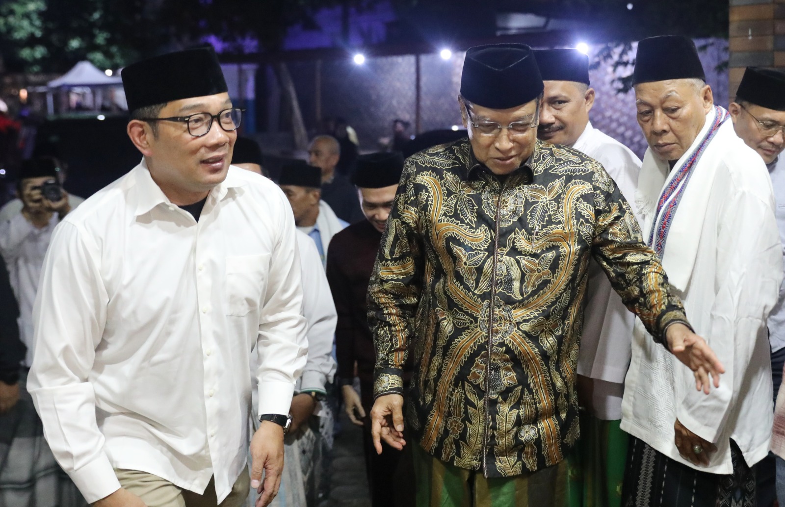 Calon Gubernur Jakarta nomor urut 1 Ridwan Kamil (RK) bersilaturahmi dengan Kyai Haji Said Aqil Siradj. (Foto/istimewa).