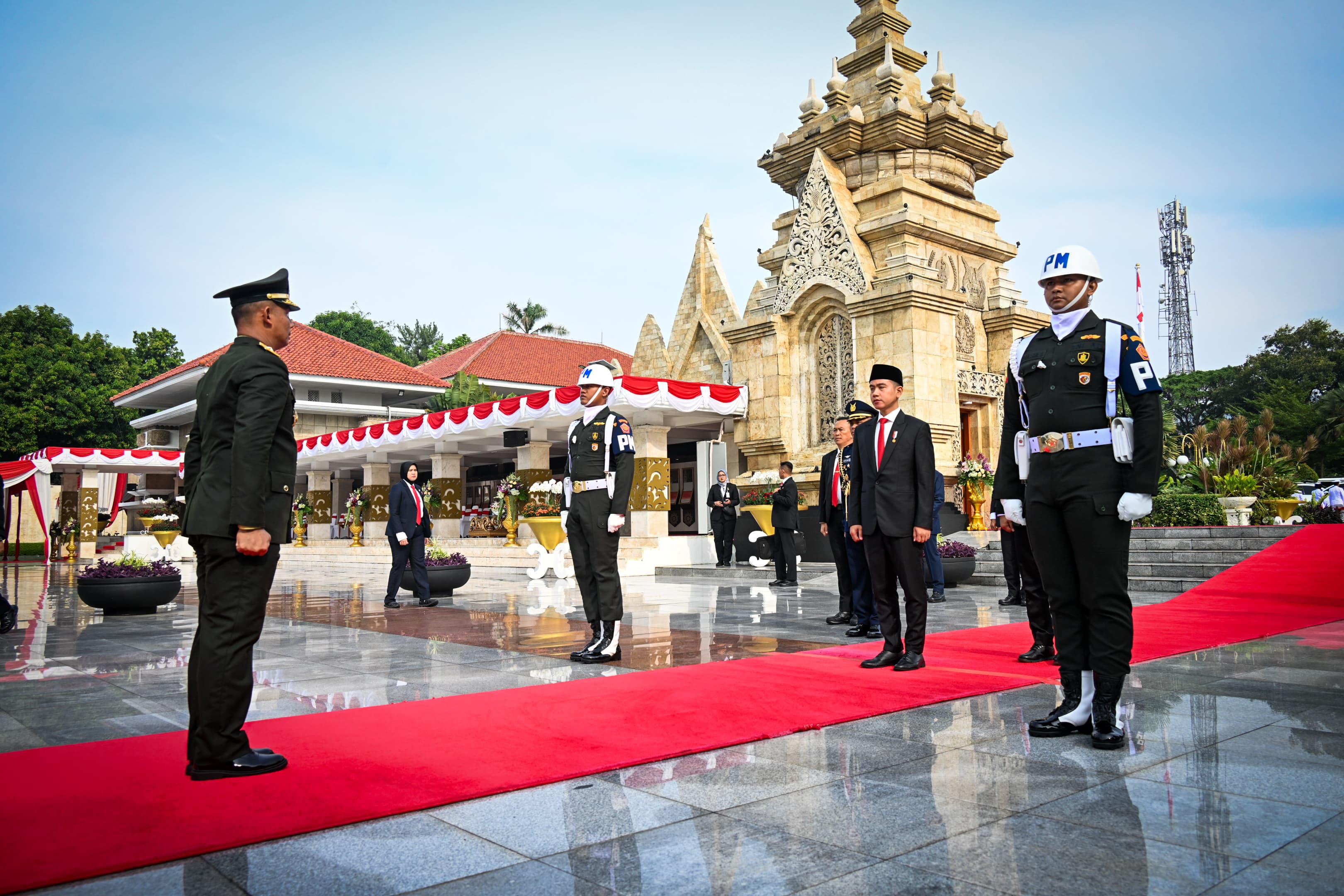 Wapres Gibran Pimpin Upacara Peringatan Hari Pahlawan di TMP Kalibata. (Foto/Sekretariat Wapres).