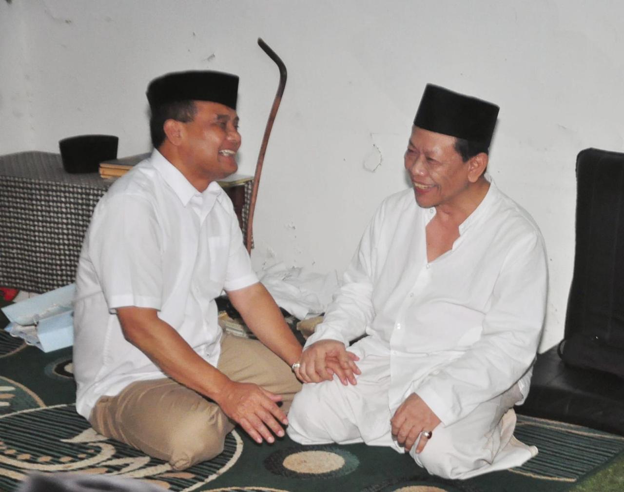 Ahmad Luthfi Sowan ke Mbah Munif. (Foto/kontributor/Febry Mustafat).