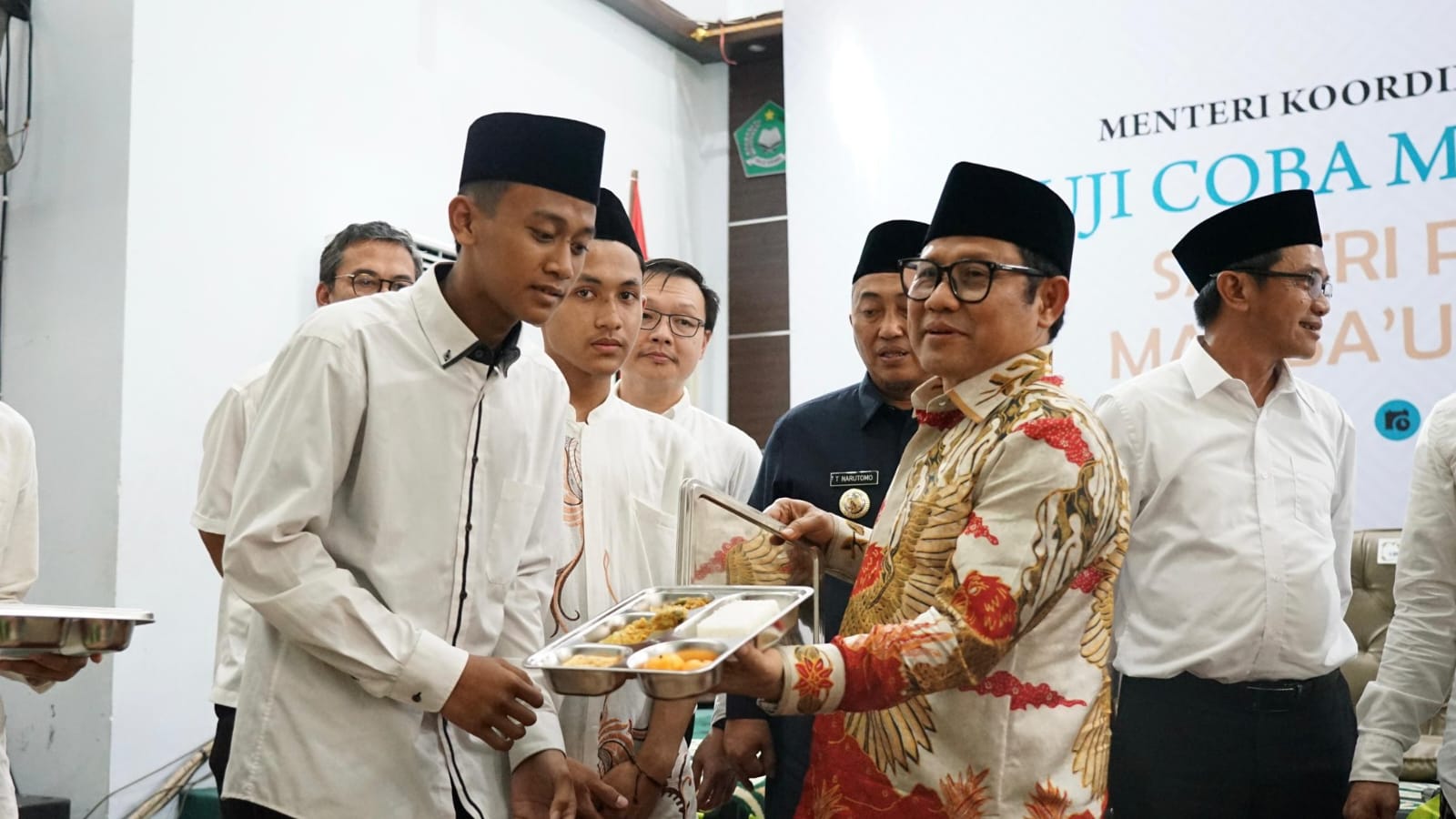 Menko Muhaimin Lanjutkan Uji Coba Program Makan Bergizi Gratis di Pesantren. (Foto/Istimewa)