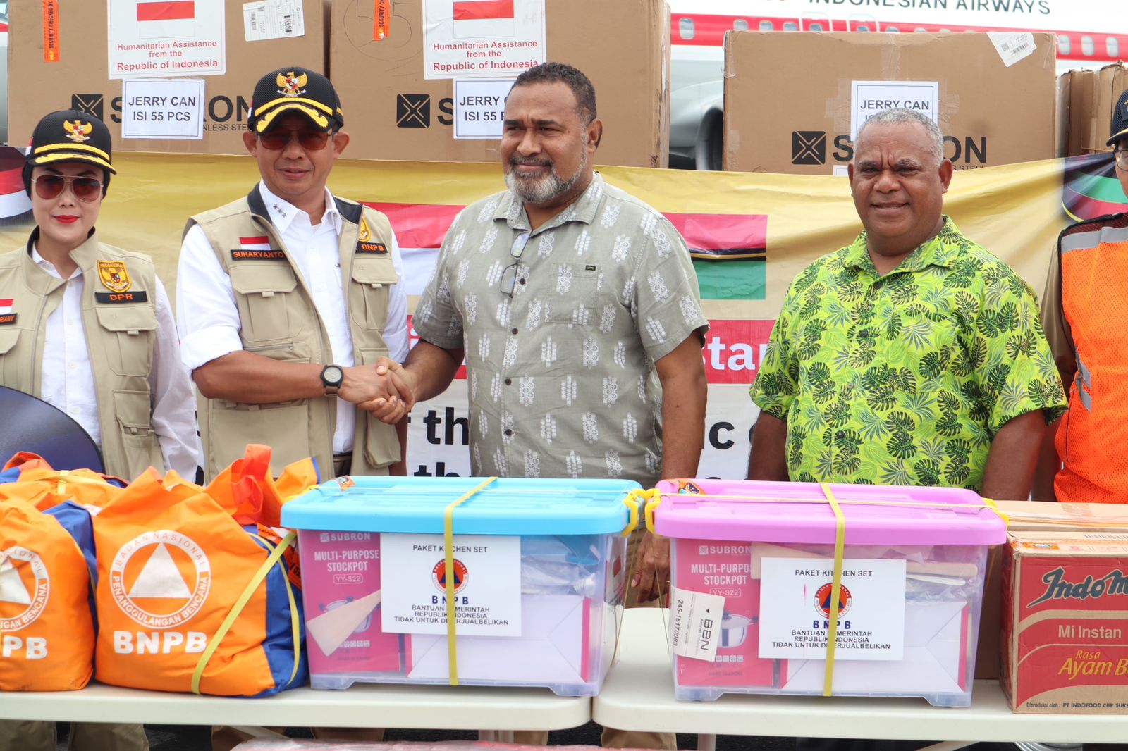 Bantuan Kemanusiaan Indonesia untuk Korban Gempa Tiba di Port Vila Vanuatu. (Foto/BNPB).