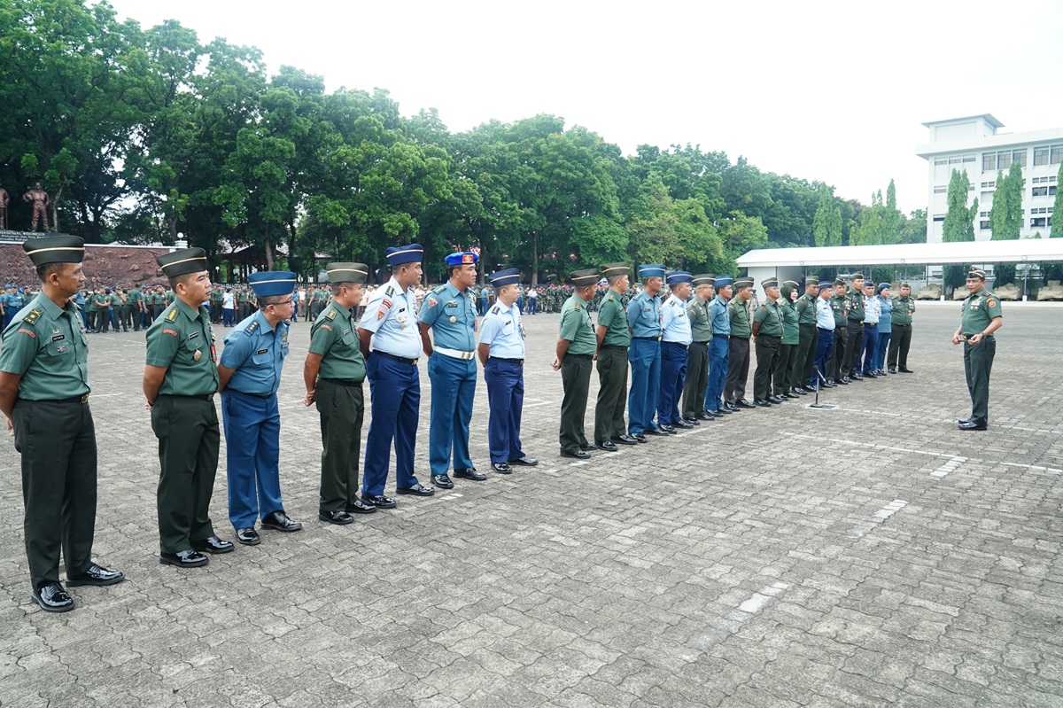 Dansatsiber TNI Lakukan Pengecekan di Lingkungan TNI. (Foto/Puspen TNI).