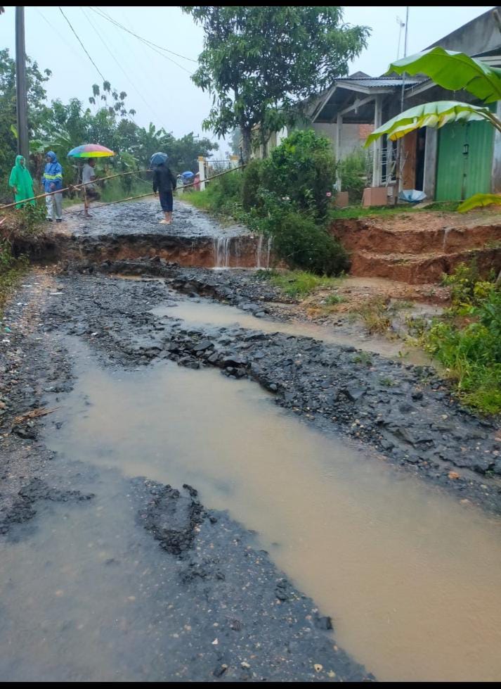 Tanah longsor terjadi di Kabupaten Sukabumi, Jawa Barat. (Foto/BPBD Kabupaten Sukabumi)