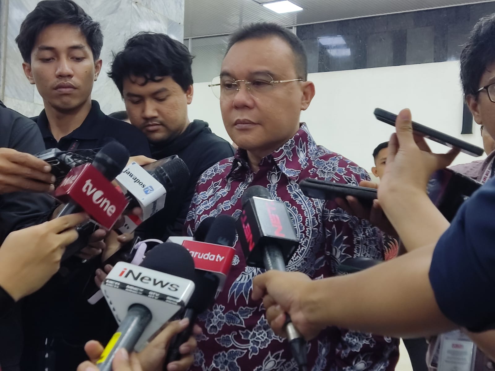 Ketua Harian DPP Gerindra Sufmi Dasco Ahmad saat diwawancarai. (BeritaNasional/Ahda)