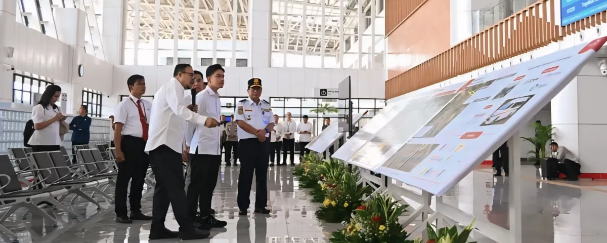 Wapres Gibran Rakabuming Raka meninjau stasiun KCIC di Karawang. (Foto/Setwapres)