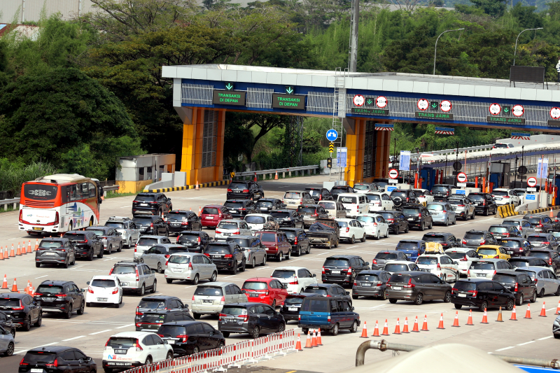 Situasi gerbang tol Cikampek. (BeritaNasional/Elvis Sendouw)