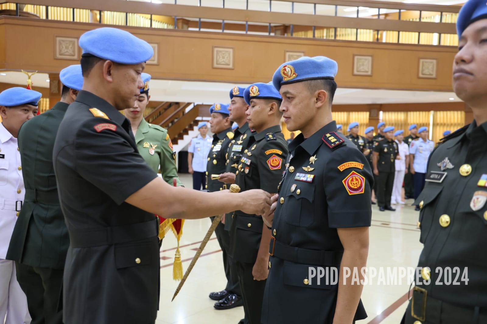 Proses pelantikan Kolonel Inf Farid Yudho Dwi Leksono sebagai Komandan grup (Dangrup) A Paspampres. (Foto/PPID Paspampres 2024)