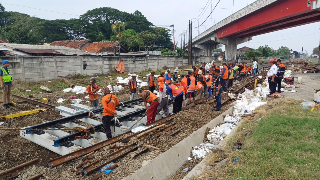 KAI Daop 4 Semarang Cek Prasarana Jelang Nataru. (Foto/kontributor/febry).