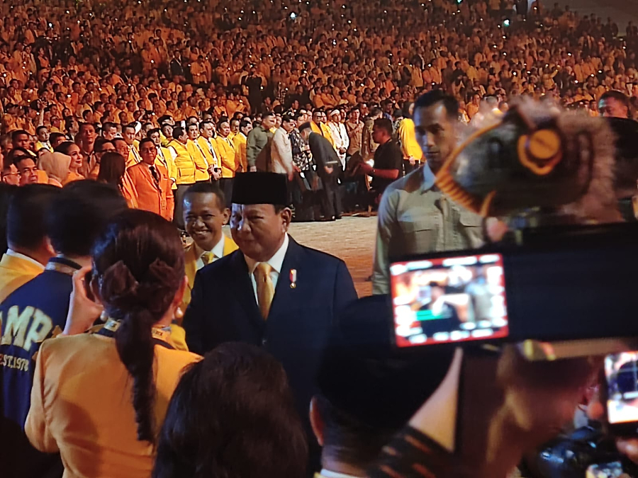 Presiden terpilih Prabowo Subianto, bersama Ketua Umum Partai Golkar, Bahlil Lahadalia. (BeritaNasional/Ahda))