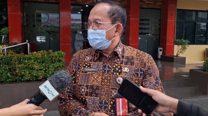 Kepala SMAN 70 Jakarta Sunaryo saat diwawancarai. (BeritaNasional/Bachtiarudin Alam)