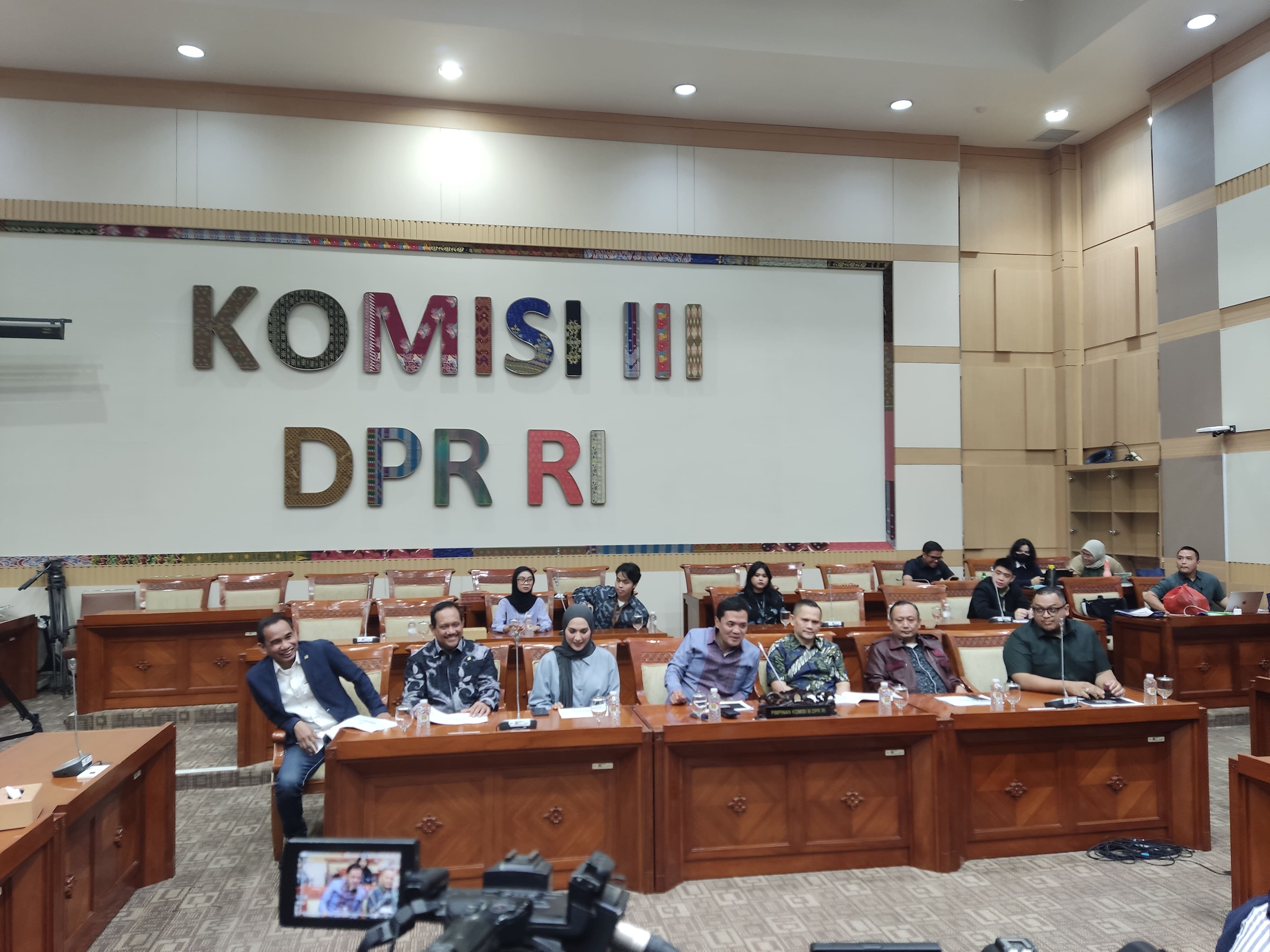 Komisi III DPR saat pengungkapkan Kinerja Akhir Tahun Komisi III di Kompleks Parlemen, Senayan, Jakarta, Jumat (27/12/2024).