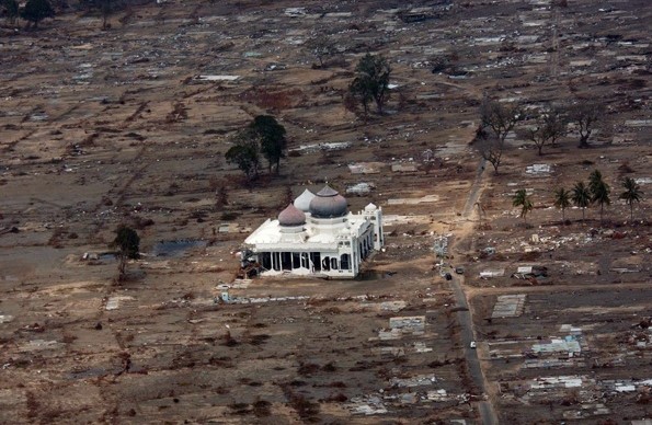 Peristiwa tsunami Aceh pada tahun 2004. (beritaNasional/Elvis Sendouw)