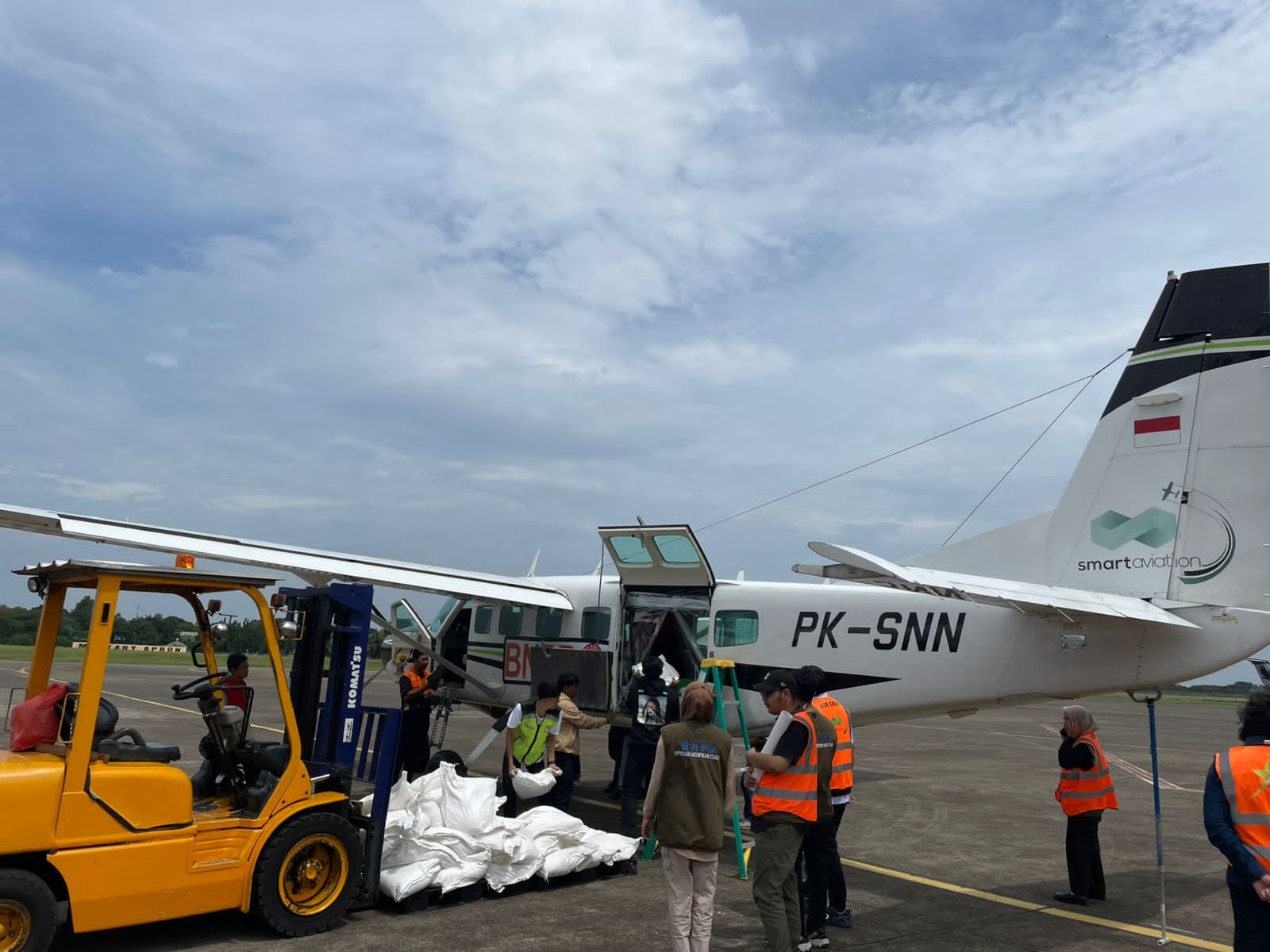 Persiapan modifikasi cuaca di bandara Halim Perdana Kusuma Jakarta (BeritaNasional/PNPB)