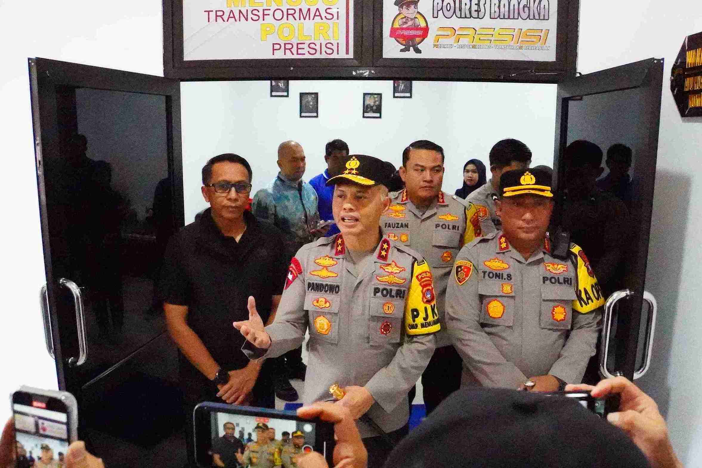 Kapolda Bangka Belitung Irjen Hendro Pandowo saat diwawancarai. (Foto/Humas Polda Bangka Belitung)