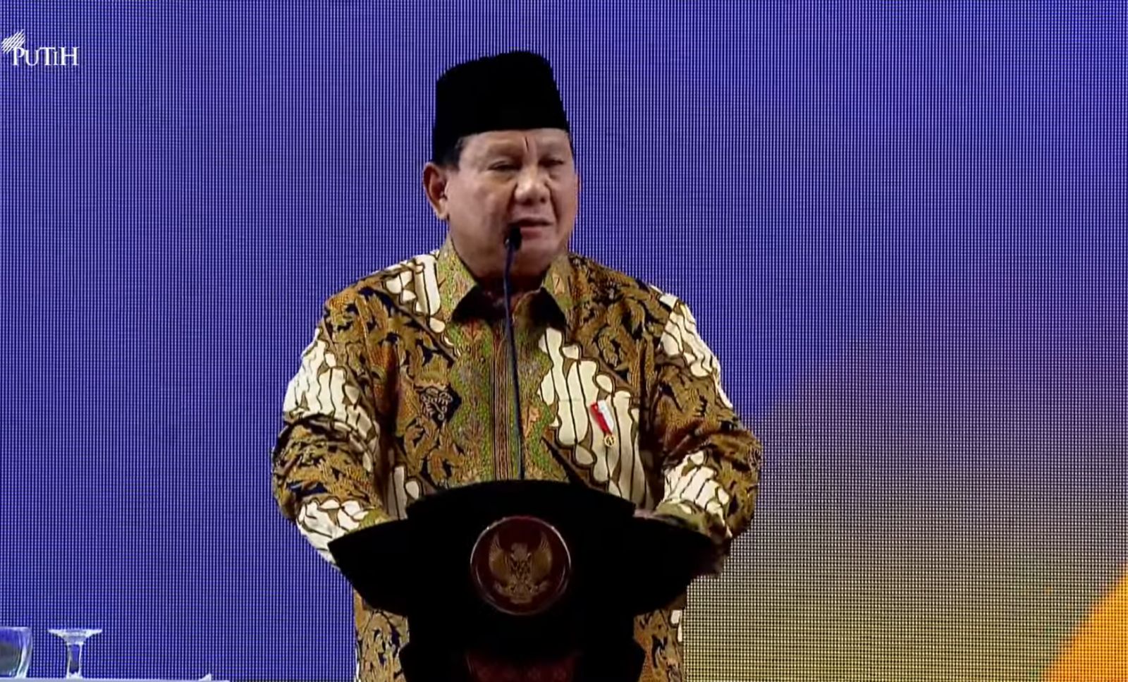 Presiden Prabowo saat menghadiri sidang Tanwir dan Resepsi Milad ke-112 Muhammadiyah di Kupang, Nusa Tenggara Timur. (Foto/YouTube Sekretariat Presiden).