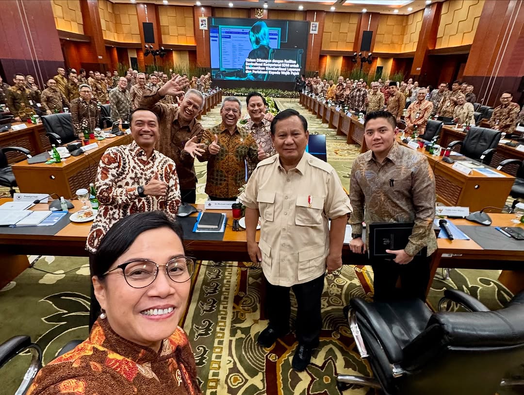 Menteri Keuangan Sri Mulyani Indrawati bersama dengan Presiden Prabowo Subianto. (Foto/instagram/prabowo).