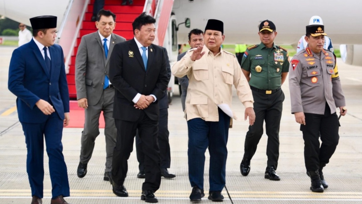 Presiden Prabowo Subianto tiba di Pangkalan TNI AU Halim Perdanakusuma. (Foto/Biro Pers).