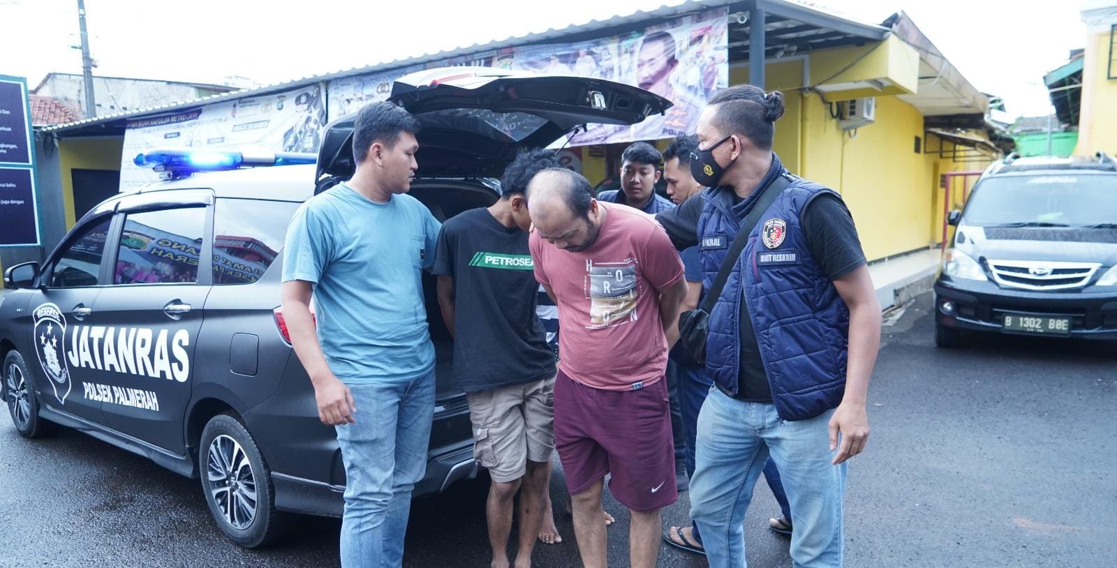 Polisi meringkus pelaku polisi gadungan yang ditangkap di Palmerah, Jakarta Barat. (Foto/Humas Polda Metro Jaya)