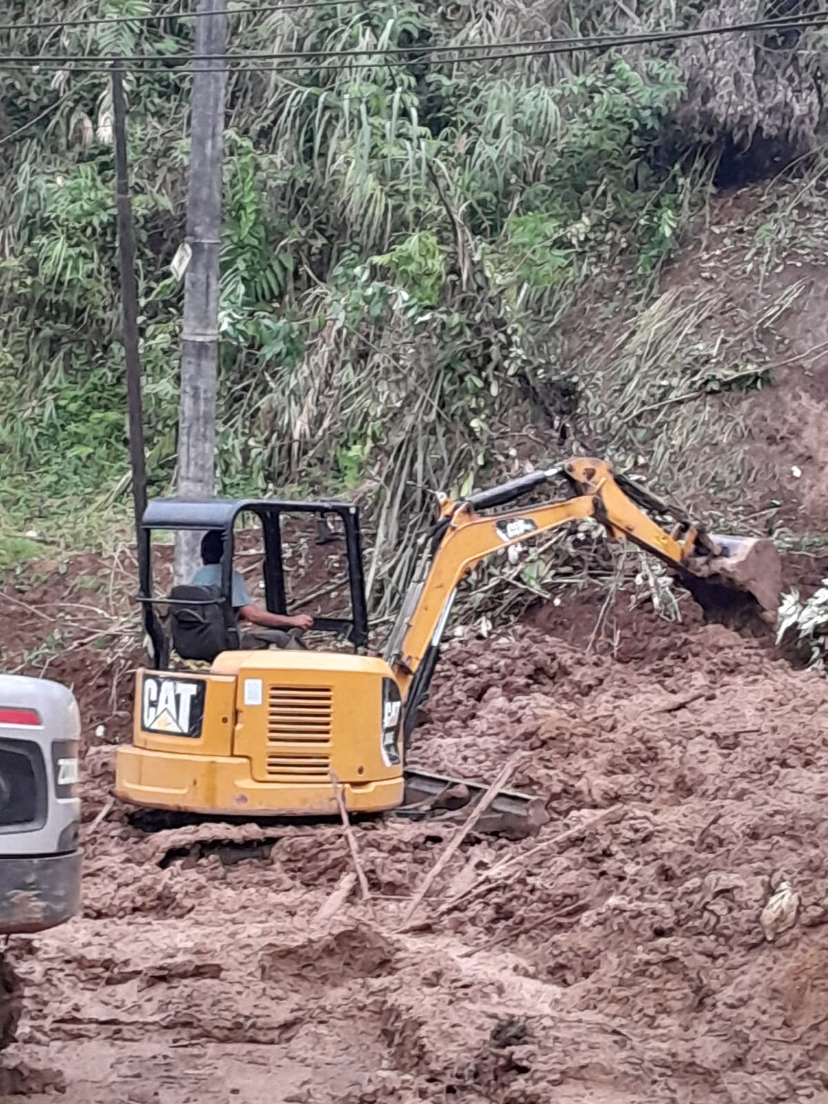 Tanah longsor di Minahasa Selatan (BeritaNasional/BNPB)