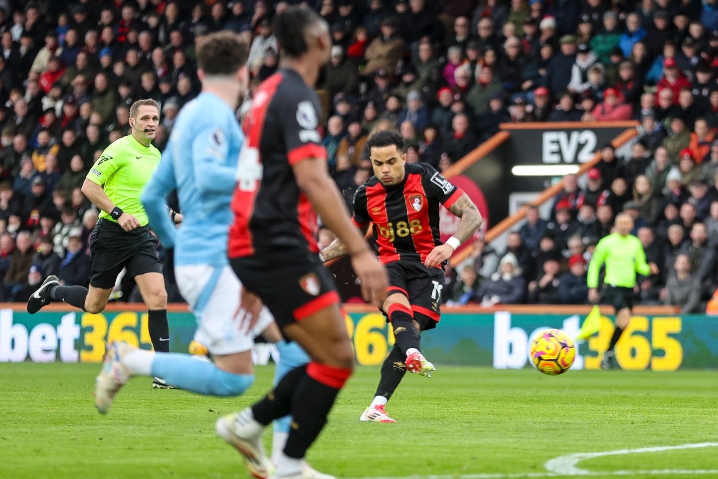 Justin Kluivert saat Bournemouth melawan Nottingham Forest. (Foto/bournemouth.com)