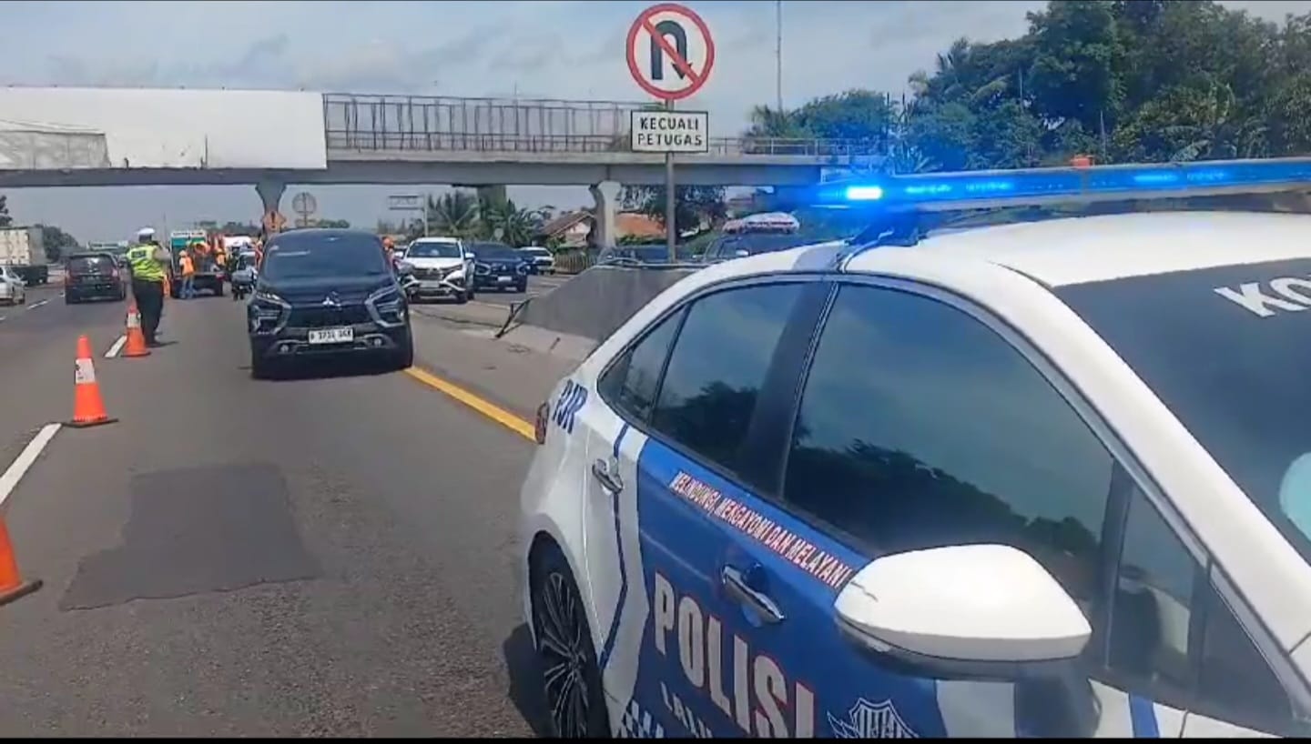 Contraflow Diberlakukan dari Tol KM 47 - KM 65 Arah Cikampek Siang Ini. (Foto/Jasa Marga).