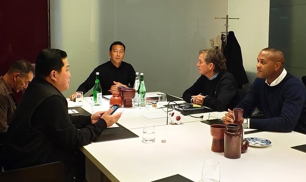 Erick Thohir Rapat dengan Pelatih Timnas Indonesia di Belanda. (Foto/instagram Erick Thohir).