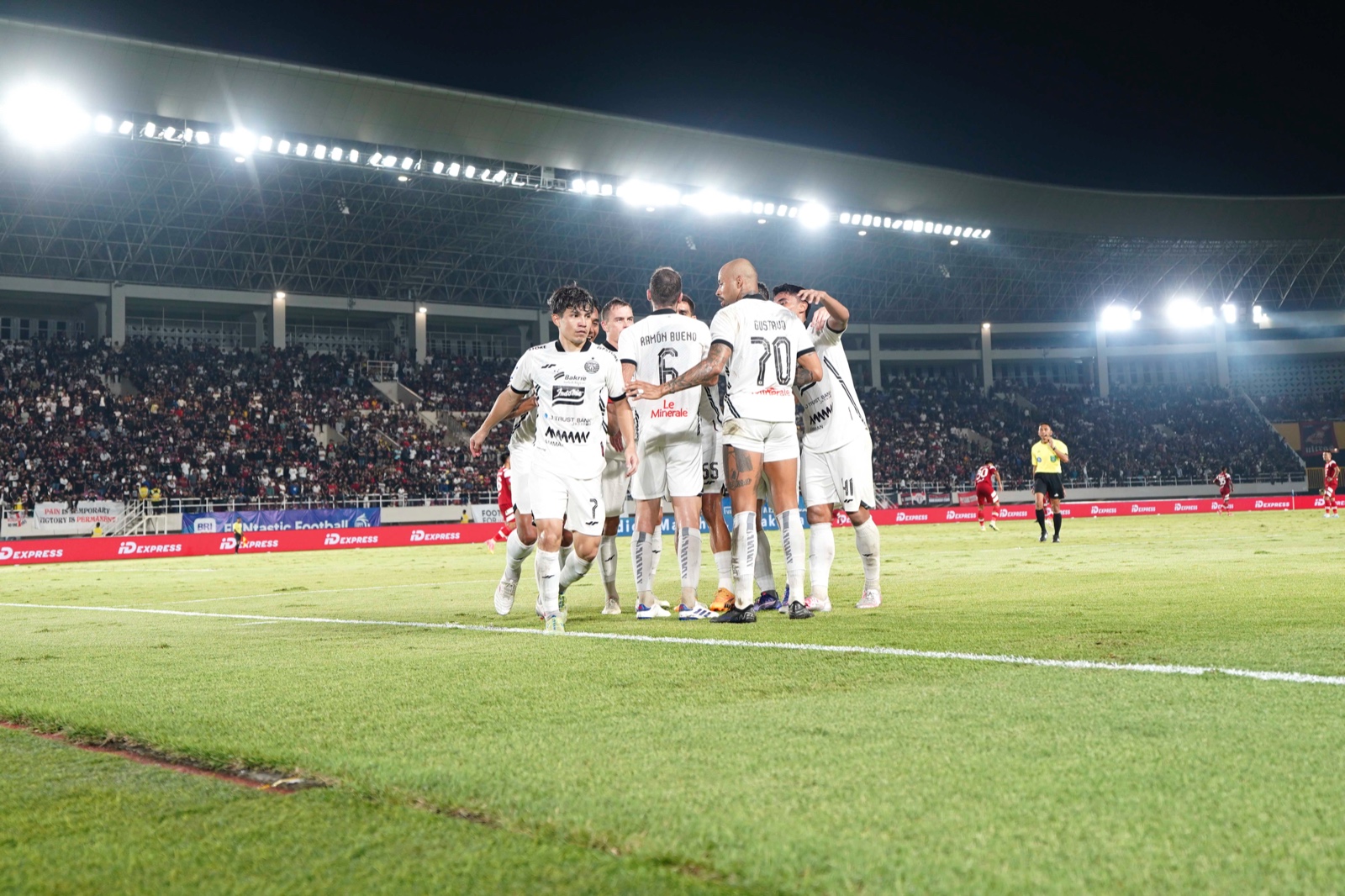 Persis vs Persija. (Foto/Persija.id).