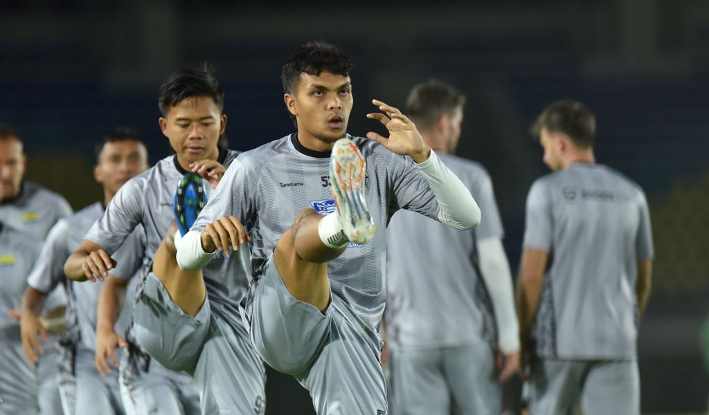 Penggawa Persib Bandung, Rachmat Irianto, harus menepi karena cedera ACL. (Foto/persib.co.id)