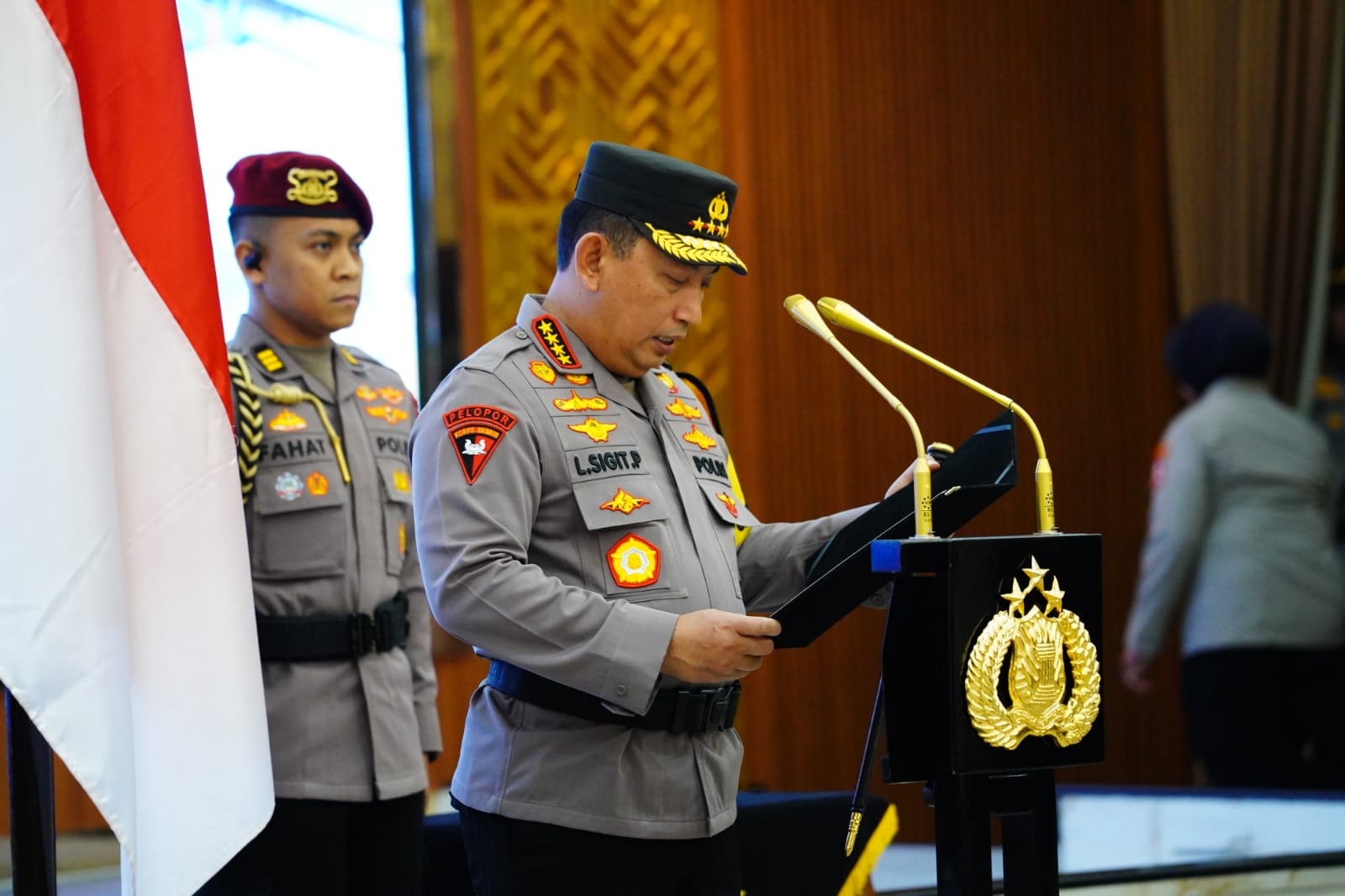 Kapolri Pimpin Upacara Kenaikan Pangkat untuk 10.548 Perwira Polri. (Foto/Humas Polri).