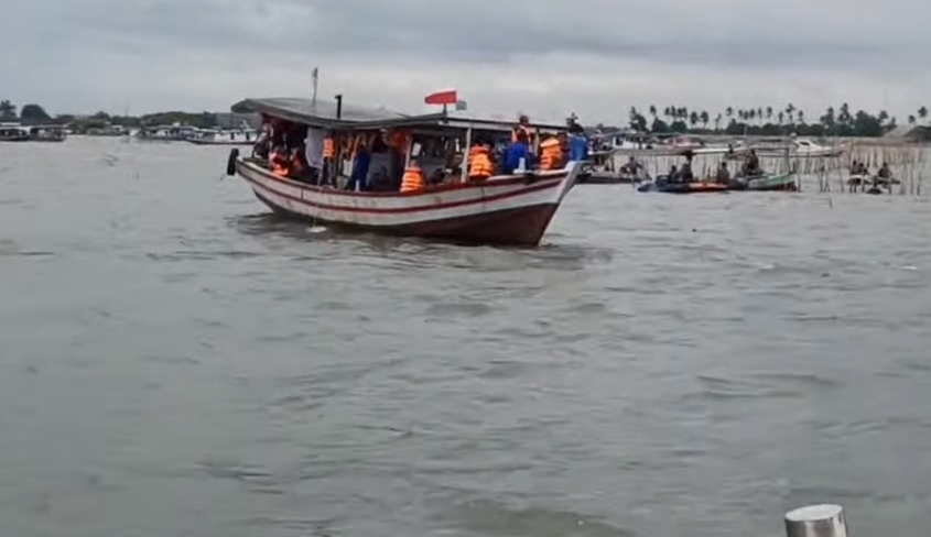 Pencabutan pagar laut di Tangerang. (Foto/istimewa).