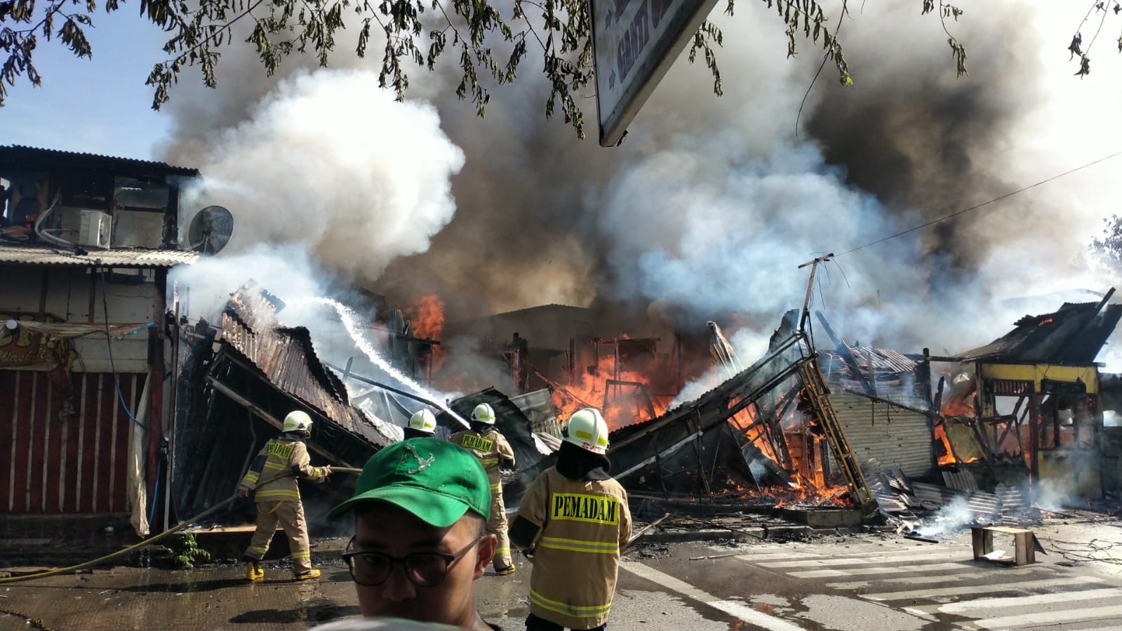 Kebakaran di Permukiman Kemayoran 28 Mobil Damkar Dikerahkan. (Foto/Damkar DKI Jakarta).