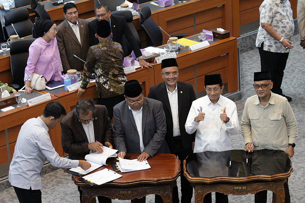 Rapat Kerja (Raker) Panja Haji Komisi VIII DPR dengan Kementerian Agama dan sejumlah pihak, di Ruang Badan Anggaran (Banggar) DPR, di Gedung Nusantara II, Kompleks Parlemen, Senayan, Jakarta, Senin (6/1/2025). (BeritaNasional/Elvis Sendouw)