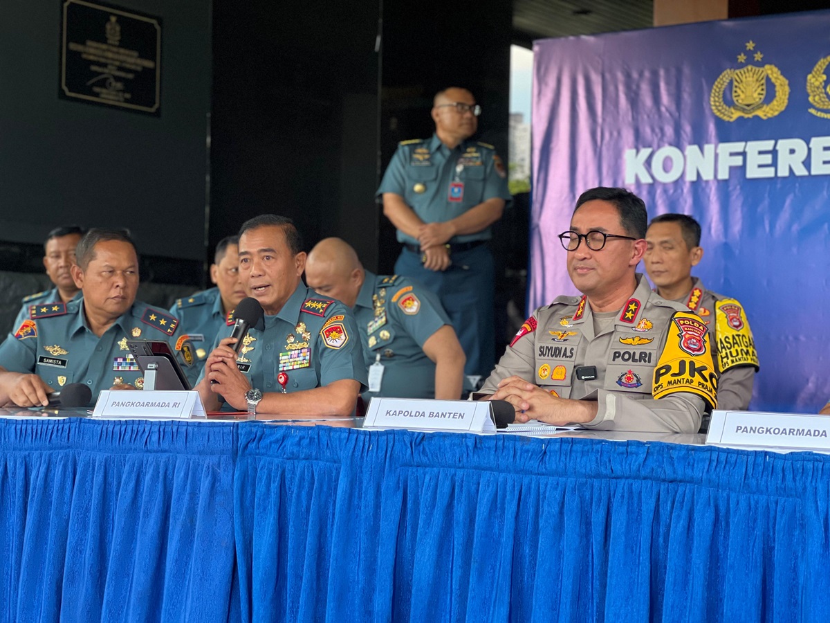 Kapolda Banten Irjen Suyudi Ario Seto (kanan). (Foto/istimewa).