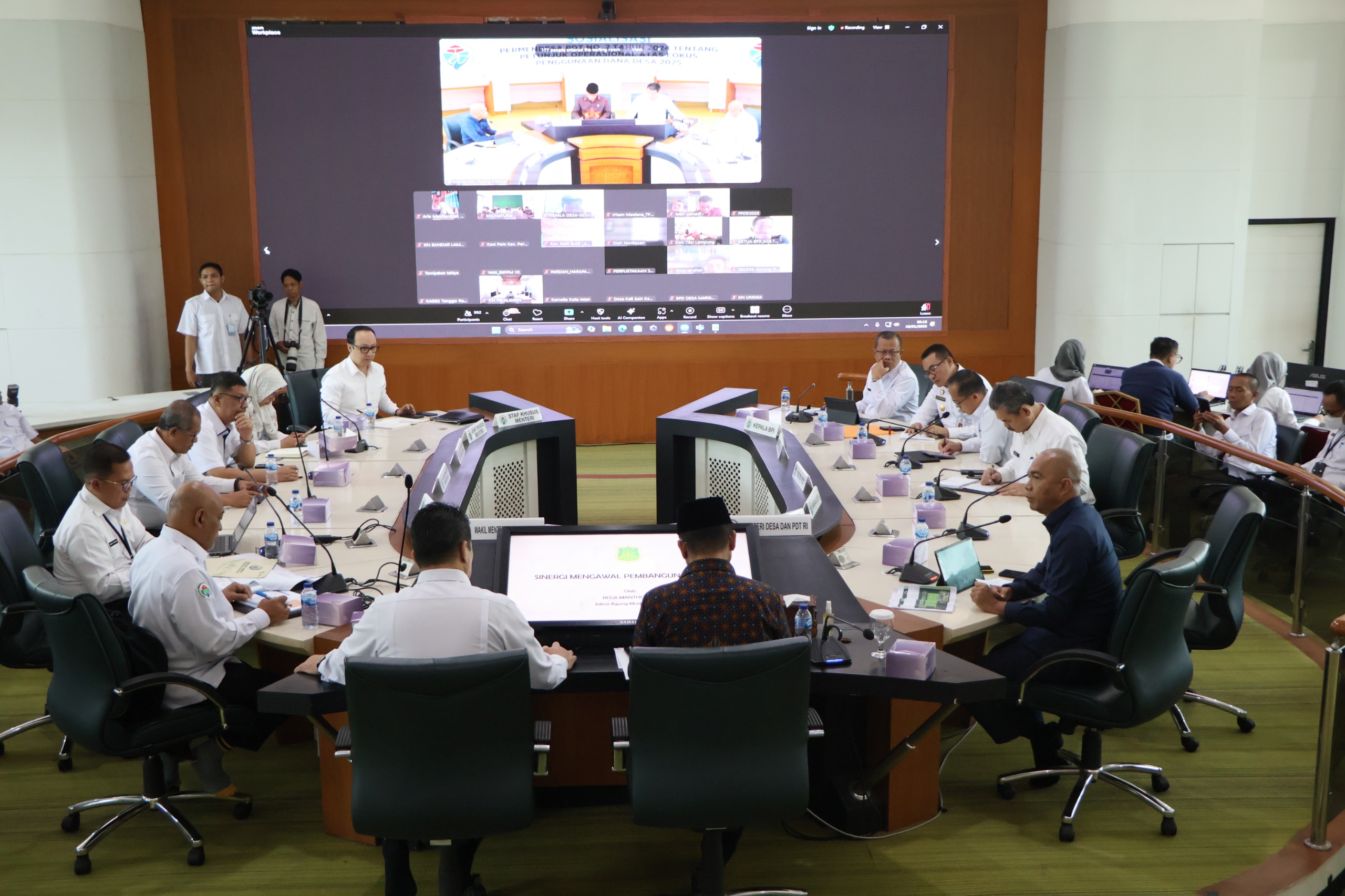 Suasana rapat Kejagung terkait program Jaga Desa. (Foto/Istimewa)