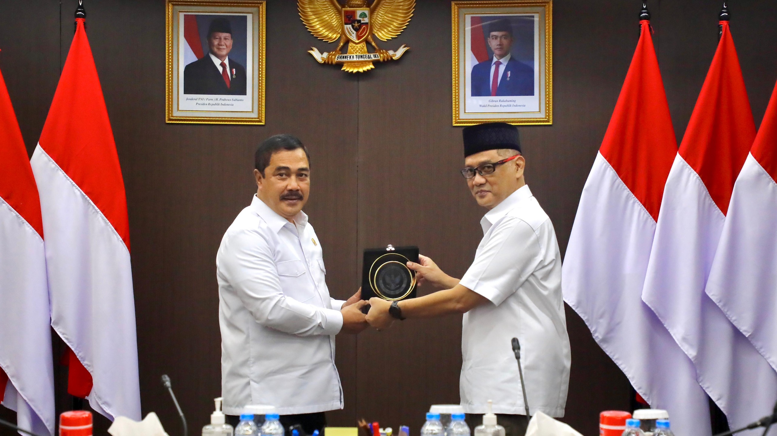 Menteri Imipas Agus Andrianto (kiri) saat bertemu dengan BPH untuk membahas pelaksanaan haji. (Foto/Istimewa)