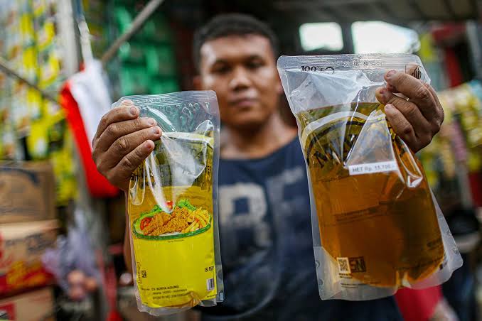 Harga minyak goreng meroket (BeritaNasional/Oke Atmaja)