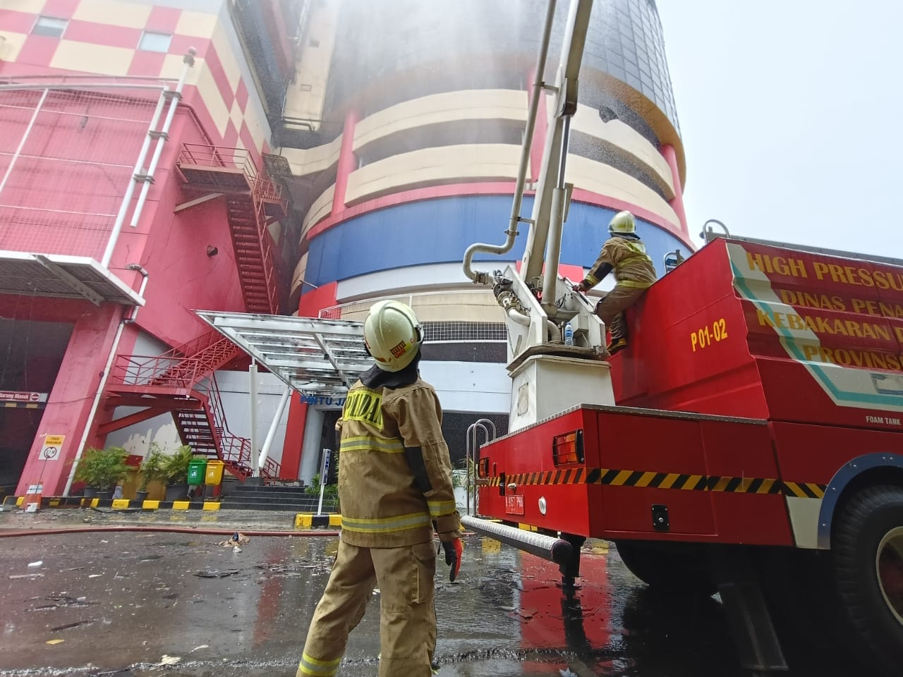 Kebakaran Mal Glodok Plaza (Beritanasional/Oke Atmaja)