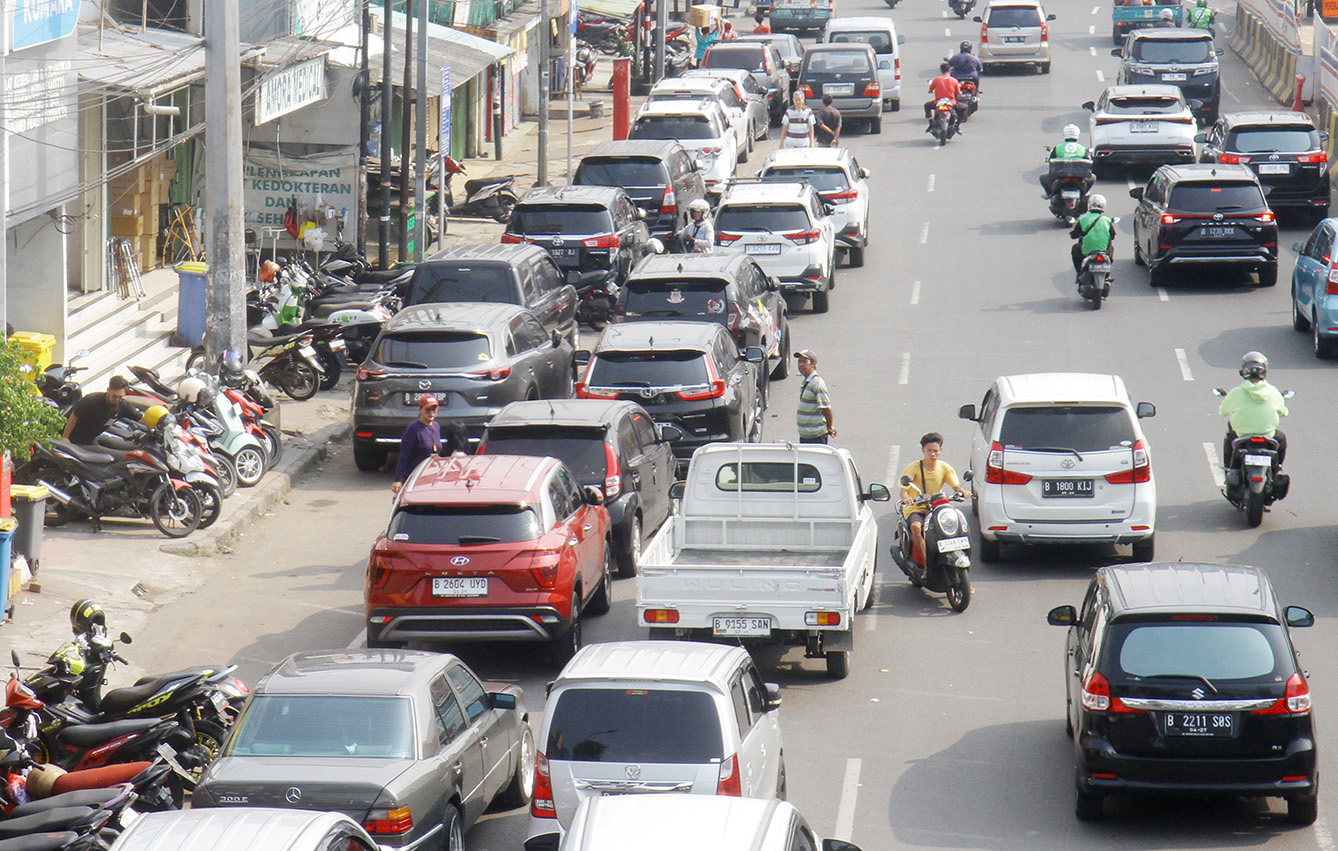 Parkir liar di sejumlah wilayah Jakarta. (BeritaNasional/Oke Atmaja).