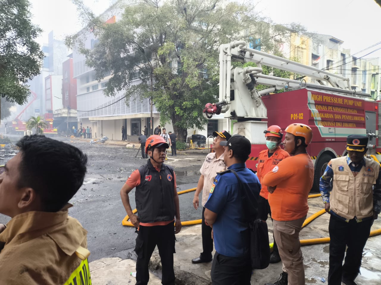 Rekayasa lalu lintas di sekitar lokasi kebakaran Glodok Plaza. (Foto/istimewa).